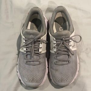 Oncloud tennis shoes